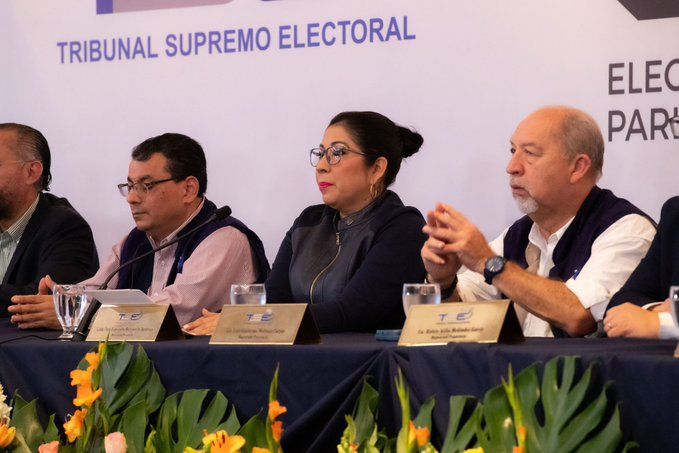 Tribunal electoral de El Salvador inicia escrutinio final de comicios presidenciales