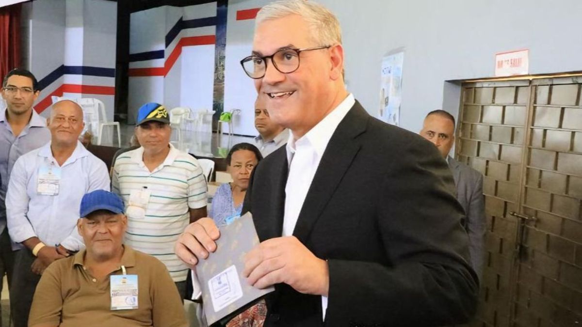 Gonzalo Castillo votará en Colegio Quisqueya, respalda el voto masivo de la población