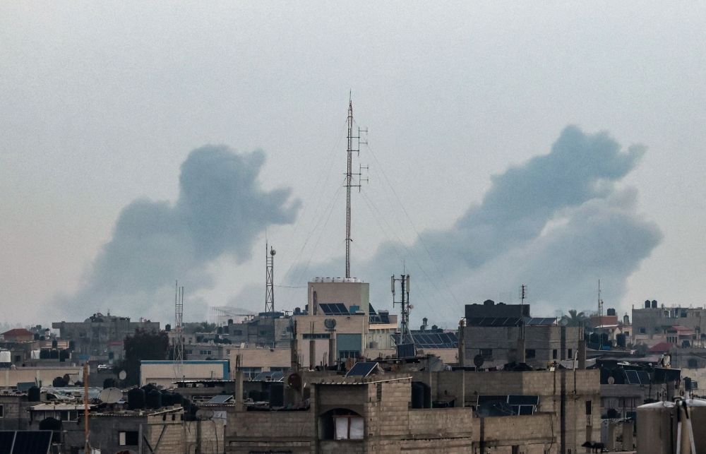 LIVE UPDATES: Israel pounds Gaza ahead of UNSC vote