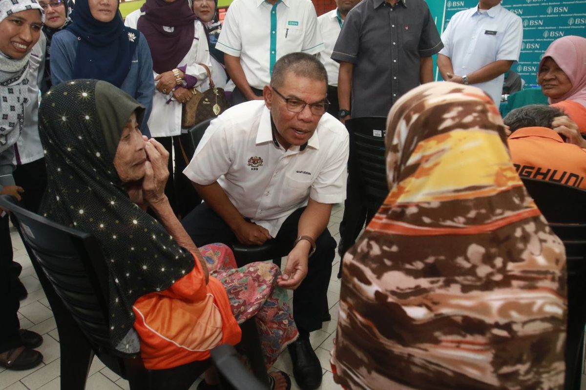 Interviews with citizenship applicants to be done in relaxed manner, says Saifuddin