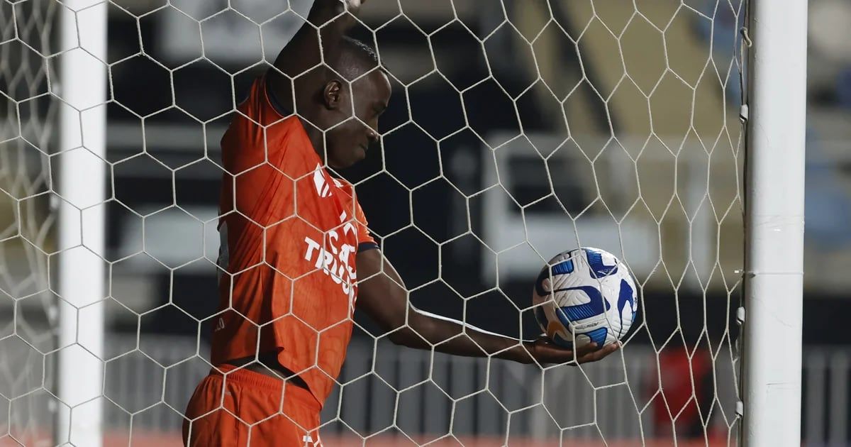 2-0. Vallejo avanza a la fase de grupos de la Sudamericana con goles de Velez y Mena