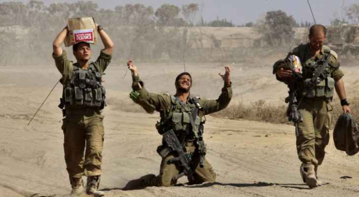 "Israeli" army announces death of soldier in south Gaza