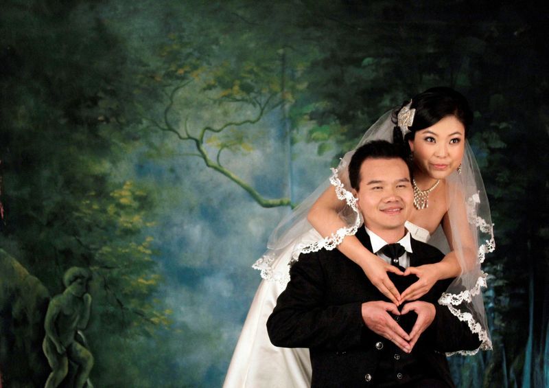 More Chinese tied the knot in 2023, lifting marriage rates for first time in nine years