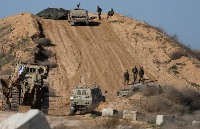 Israel creates buffer zone on border with Gaza Strip | News