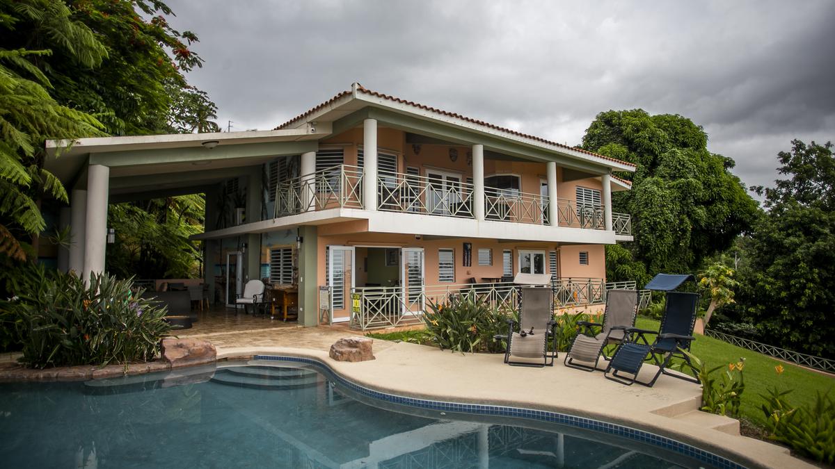 Hidden Paradise offers relaxation and a spectacular view in Ceiba