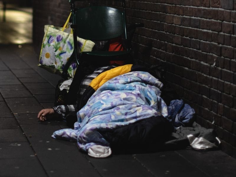 Brand-Attacke auf schlafende Obdachlose (72) in Dortmund