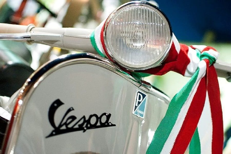 Si scaldano i motori per il secondo "Tour Vespa Lions" | Sempione News