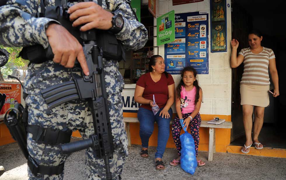 La mayoría de El Salvador apoya estrategia de Bukele