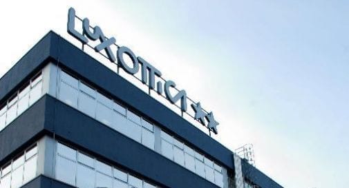 Luxottica premia i dipendenti con un bonus record: oltre 4.000 euro in più  busta paga.