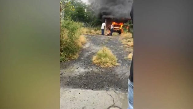 Mujer muere durante incendio de auto en Monterrey; esposo resulta herido al intentar rescatarla | Periódico Zócalo | Noticias de Saltillo, Torreón,  Piedras Negras, Monclova, Acuña