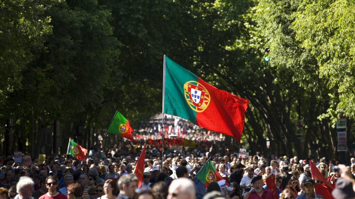 50 anos do 25 de Abril: o que ainda falta cumprir da revolução?