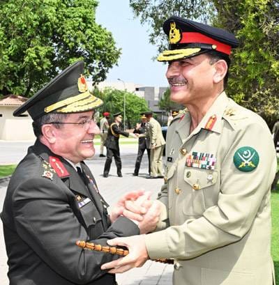 COAS calls for strengthening Pak-Turkiye military cooperation