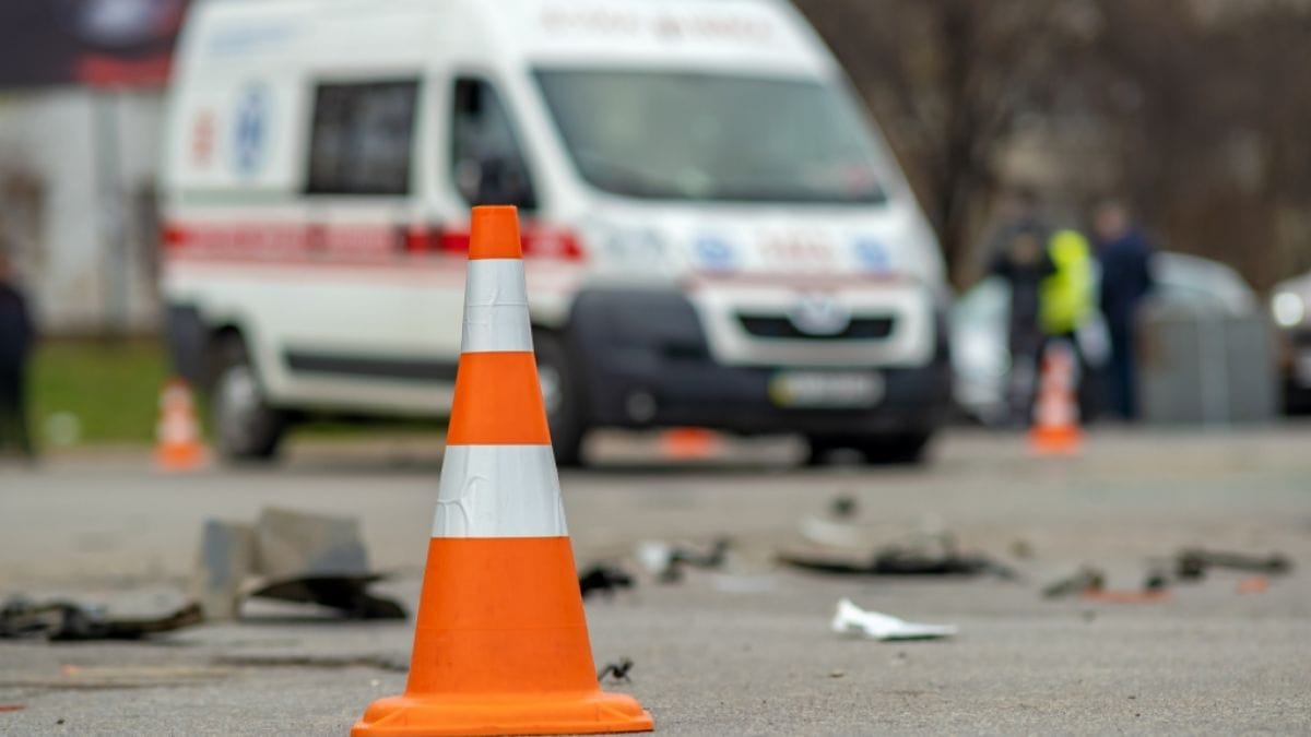 Polizeimeldungen für Duisburg, 04.05.2024: Altstadt: Beim Linksabbiegen übersehen - zwei Verletzte