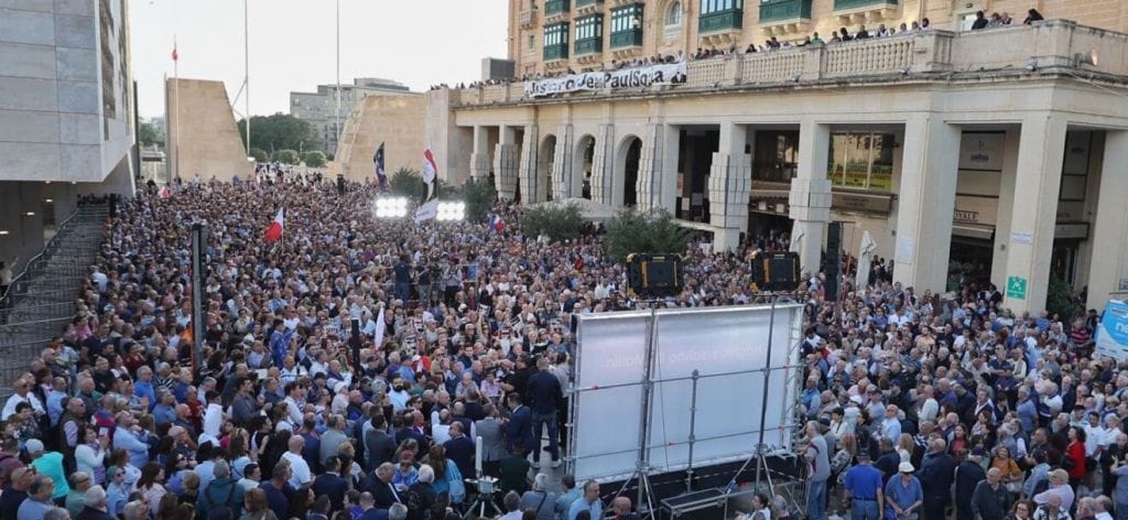 Malta, protesters shouted "mafia, mafia" at government MPs as they left parliament Agenzia di stampa Italpress - Italpress