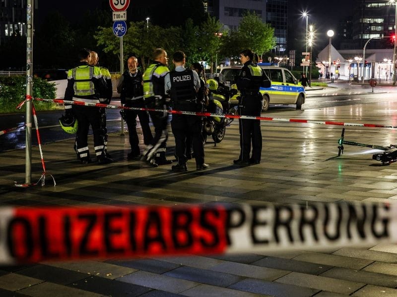 Messerattacke in der Duisburger City: mehrere Verletzte