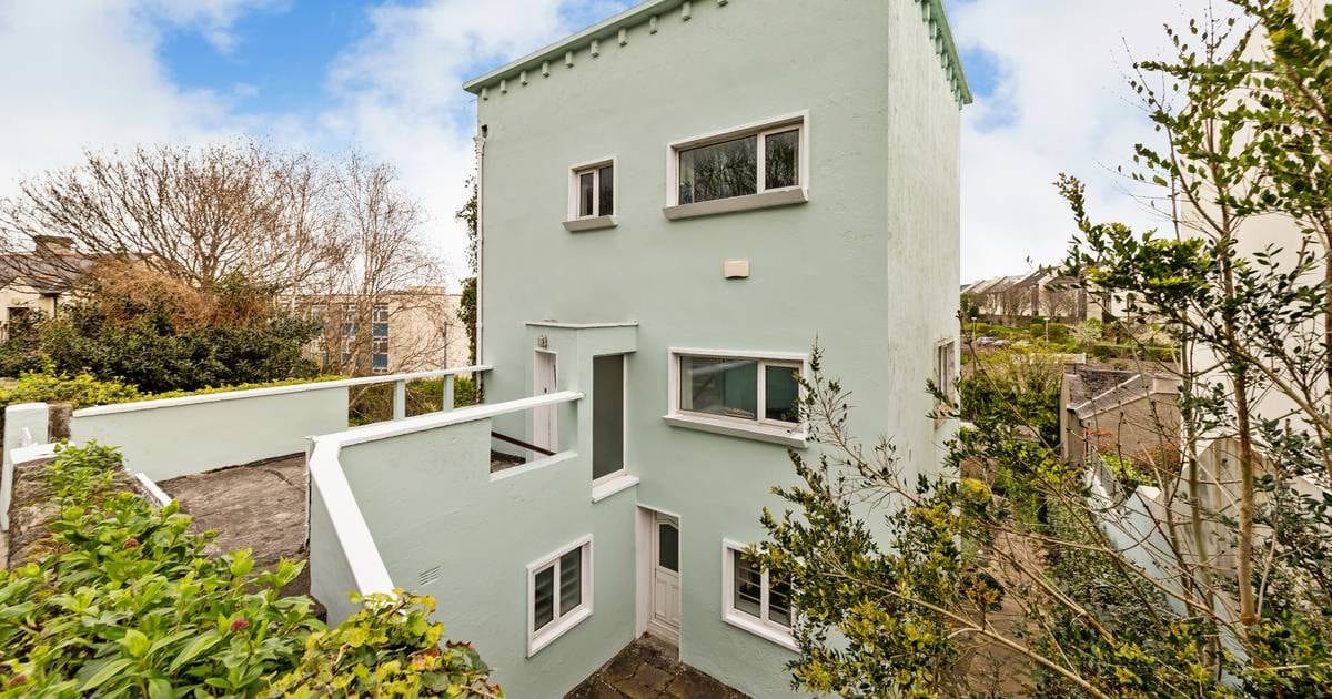 Italianate Dalkey 'blue house' with unique layout to sell by live public auction