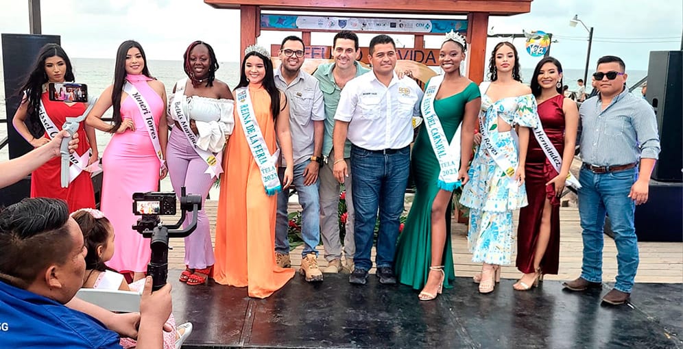 Belleza y alegría en desfile de candidatas a reinas de feria patronal - Diario La Tribuna