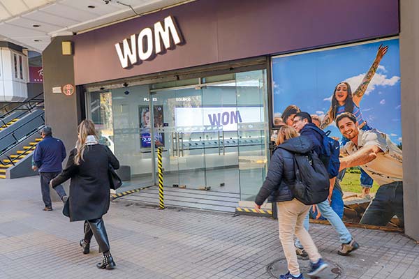 Desde financiamiento hasta la venta de la firma: las opciones que puso WOM sobre la mesa en la Corte de EEUU | Diario Financiero