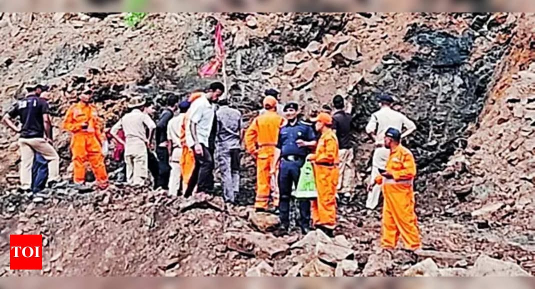 Bodies of 2 Persons Recovered from Rat-Hole Mine in Tinsukia After 14 Days | Guwahati News - Times of India