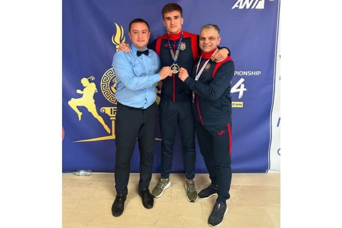 Luptătorul Artiom Livădari a cucerit în premieră titlul de campion mondial la muay thai