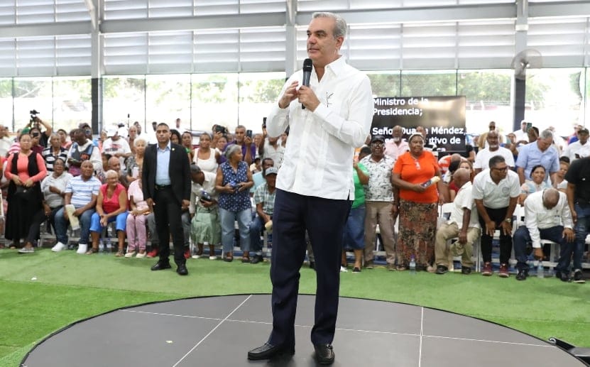 Presidente inicia nuevo proyecto de titulación