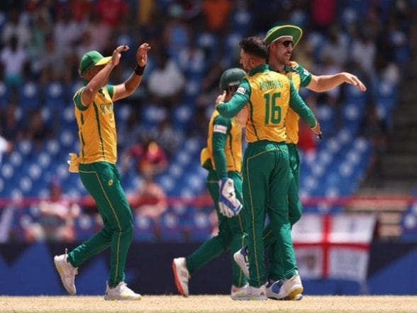 Sports News | T20 WC: South Africa Moves a Step Closer to Semis After Beating England by 7 Runs | LatestLY