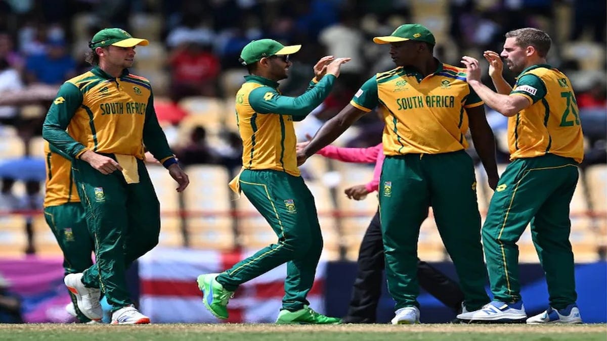 Doughty South Africa eke out seven-run win over England