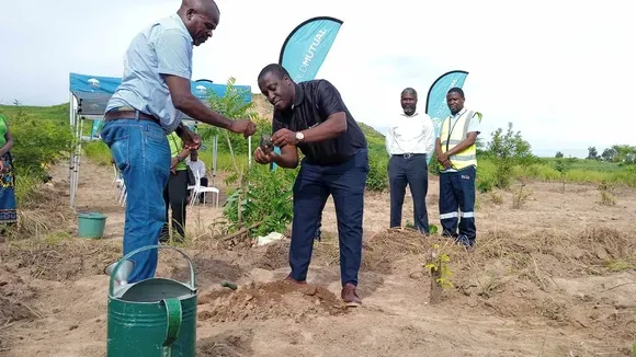 Old Mutual Malawi Donates 2000 Tree Seedlings for Mudi Dam Refores...