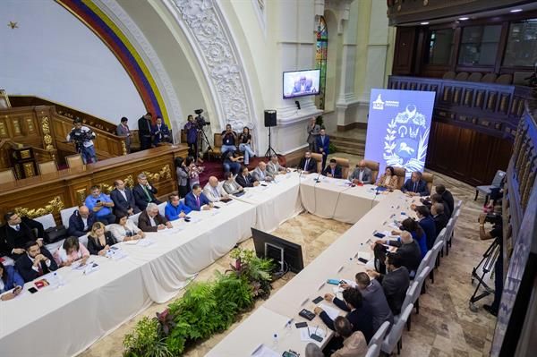 El Parlamento venezolano extiende consultas para la elaboración de calendario electoral | Minuto30