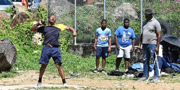 Munro College's Javontae Smith smashes shot put record