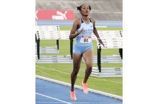 Rushana Dwyer gets NJCAA athlete of the week award - Jamaica Observer