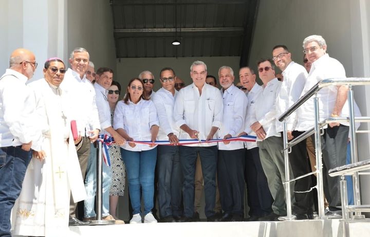 Abinader inaugura recinto universidad ISA en Bohechío