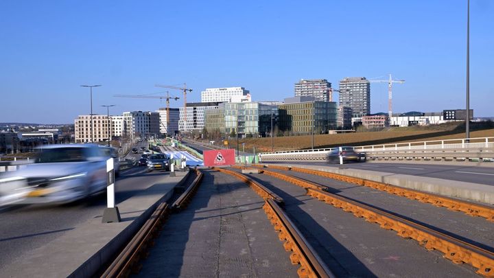 Dans l'impossibilité de vendre sa place de parking, un propriétaire crie au "scandale"