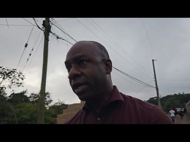 WATCH: Police, soldiers rescue murder suspect from mob in Manchester - Jamaica Observer