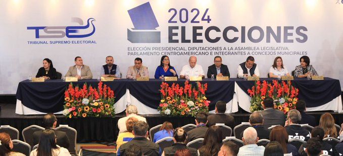 TSE de El Salvador inicia escrutinio final de elecciones municipales y Parlacen