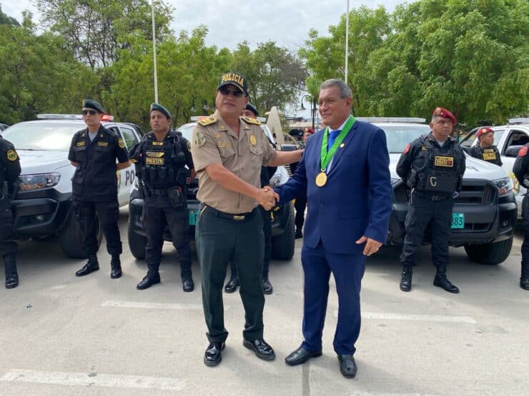 Alcalde de Sullana participa en entrega de 20 patrulleros destinados a unidades policiales y comisarías de esta provincia - Pysnnoticias