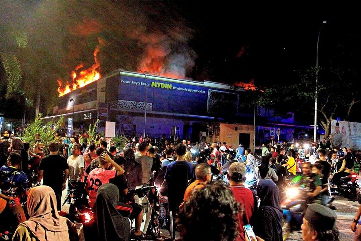 Hypermarket fire contained with no casualties