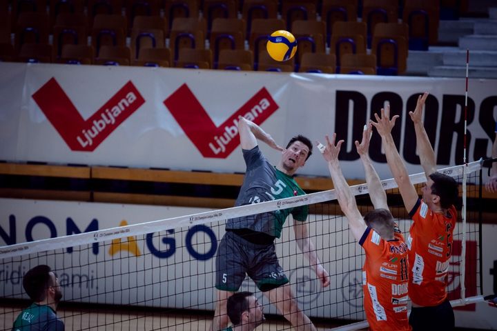 ACH Volley na prvi četrtfinalni tekmi suvereno odpravil Krko