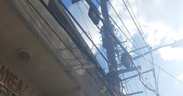 Reportan poste de luz a punto de caer en Valle Vista | Noticias de Tijuana | El Imparcial