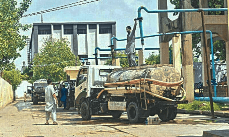 No respite from water crisis in Karachi even on Eid days