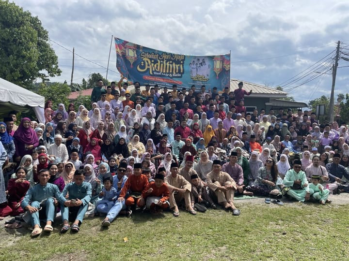 Peja among 1,000 descendants of Dukut Maharajo at biennial Raya gathering