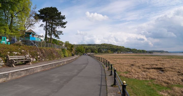 Pretty little UK seaside town that doesn't actually have a beach