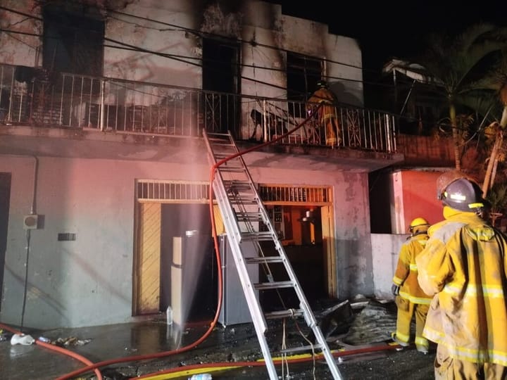 Fourteen homeless following Barnett Lane blaze - Jamaica Observer