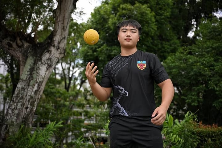 Raffles Institution's Anson Loh rebounds from discus disaster, smashes B Division shot put record