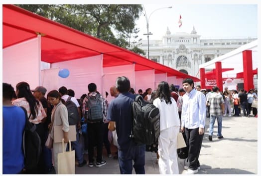 Más de mil 600 vacantes laborales en Feria del Empleo organizada por el Ministerio de Trabajo y el Congreso