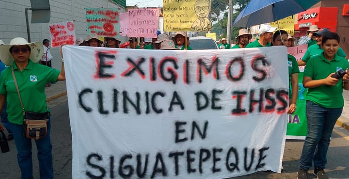 Trabajadores rechazan alzas a la "luz" y despidos al marchar en Siguatepeque - Diario La Tribuna