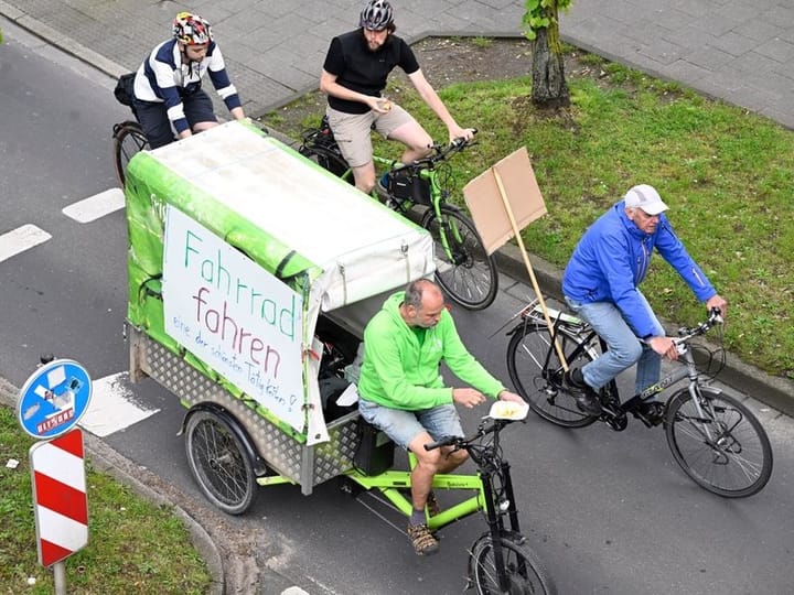 XL-Protest in Düsseldorf: 3000 Radfahrer unterwegs - was sie fordern