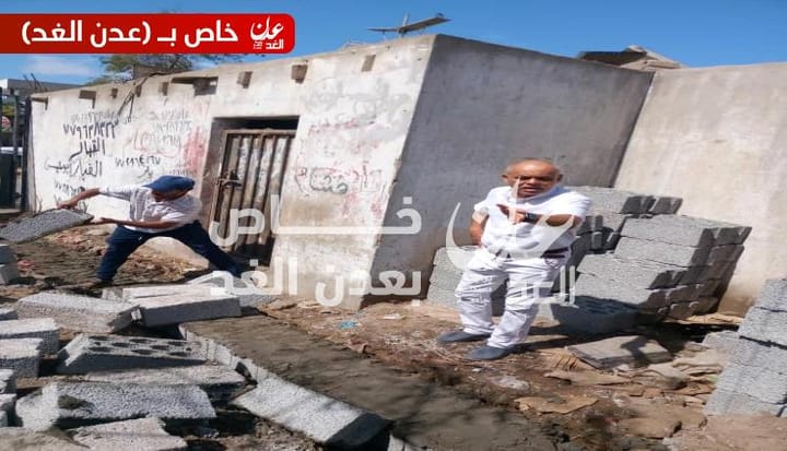 مكتب الاشغال بالمنصورة يزيل اعمال بسط طالت مقبرة الرحمن بالمنصورة