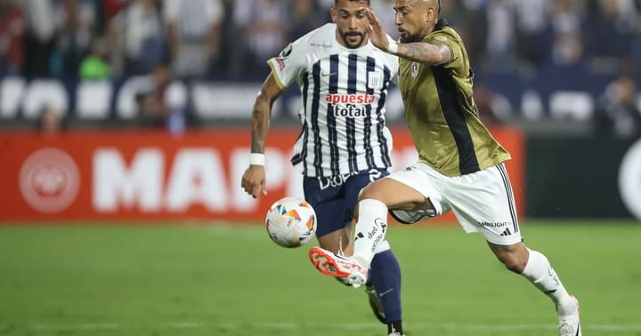 1-1. Con gol de Vidal, Colo Colo empata con Alianza Lima y sube al segundo lugar del Grupo