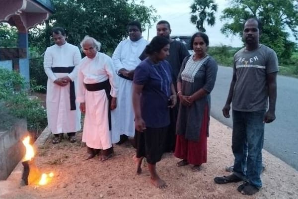 குமரபுரத்தில் படுகொலை செய்யப்பட்டவர்களுக்கு மட்டக்களப்பு சிவில் சமூகத்தினர் அஞ்சலி - தமிழ்வின்